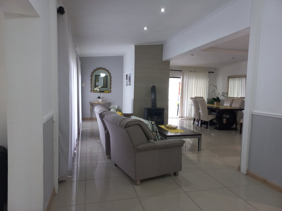 5 Bedroom Property for Sale in Bodorp Western Cape